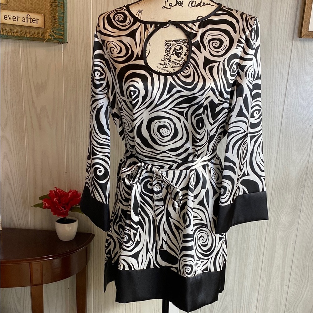 Allison Taylor Black and White Sheath Dress with Bell Sleeves